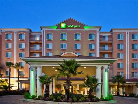 holiday inn and suites